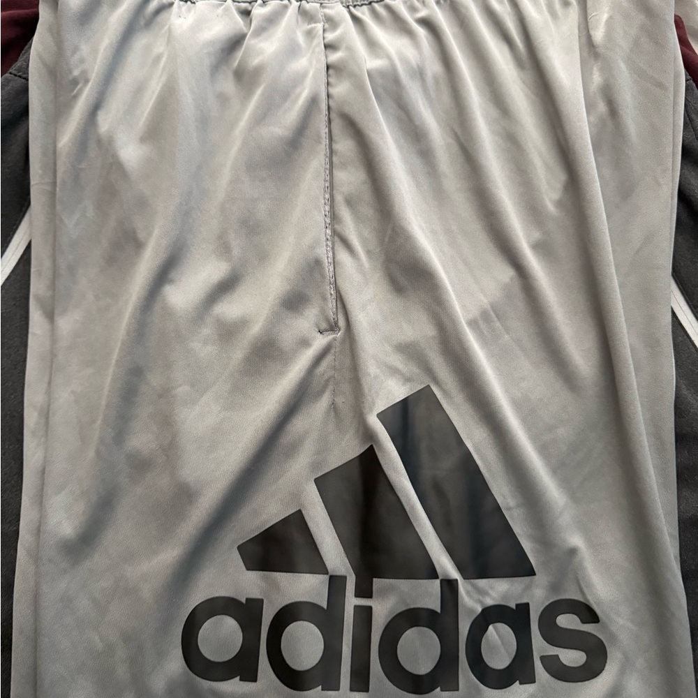 5-Piece Bundle Men Shorts Size M Gray, Light Gray & Burgundy Athletic Shorts - Picture 3 of 7